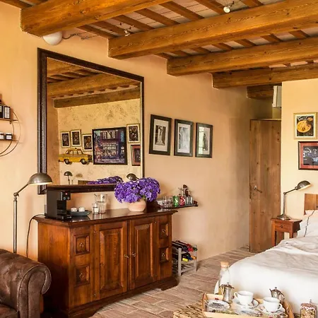 Casa San Ruffino Bed & Breakfast *