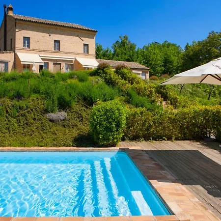 Casa San Ruffino 住宿加早餐酒店 Montegiorgio